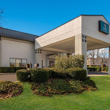 אייקן Quality Inn & Suites מראה חיצוני תמונה
