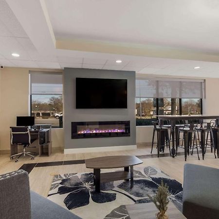 אייקן Quality Inn & Suites מראה חיצוני תמונה