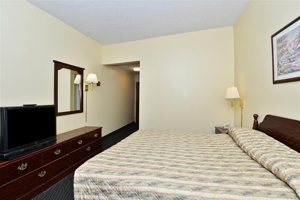 אייקן Quality Inn & Suites חדר תמונה