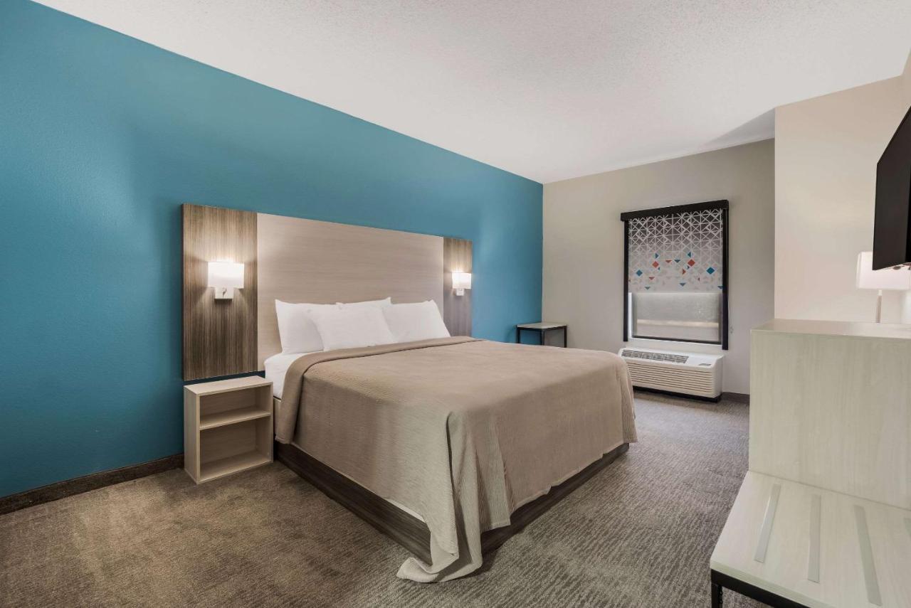 אייקן Quality Inn & Suites מראה חיצוני תמונה