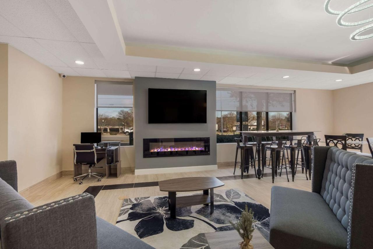 אייקן Quality Inn & Suites מראה חיצוני תמונה