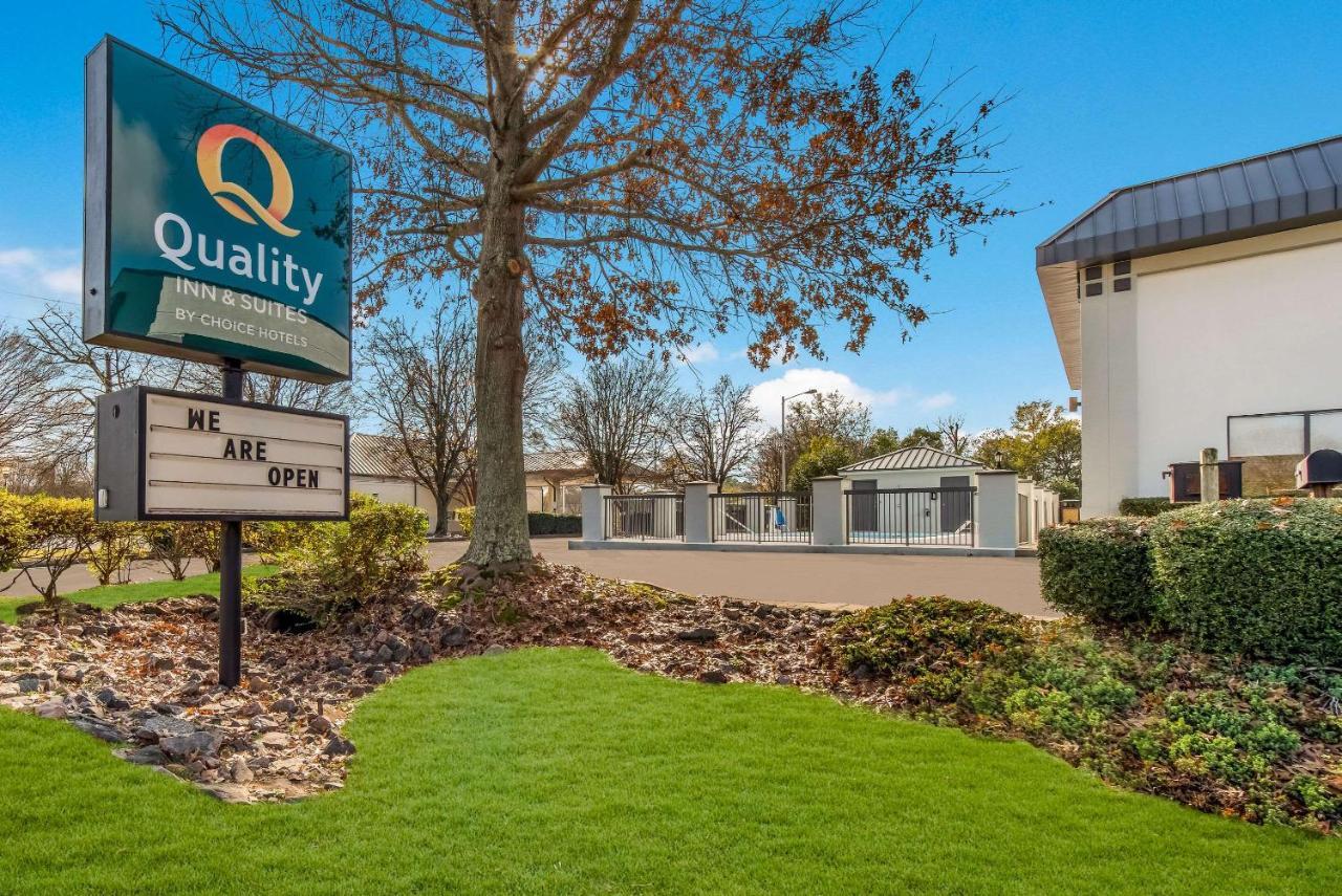 אייקן Quality Inn & Suites מראה חיצוני תמונה