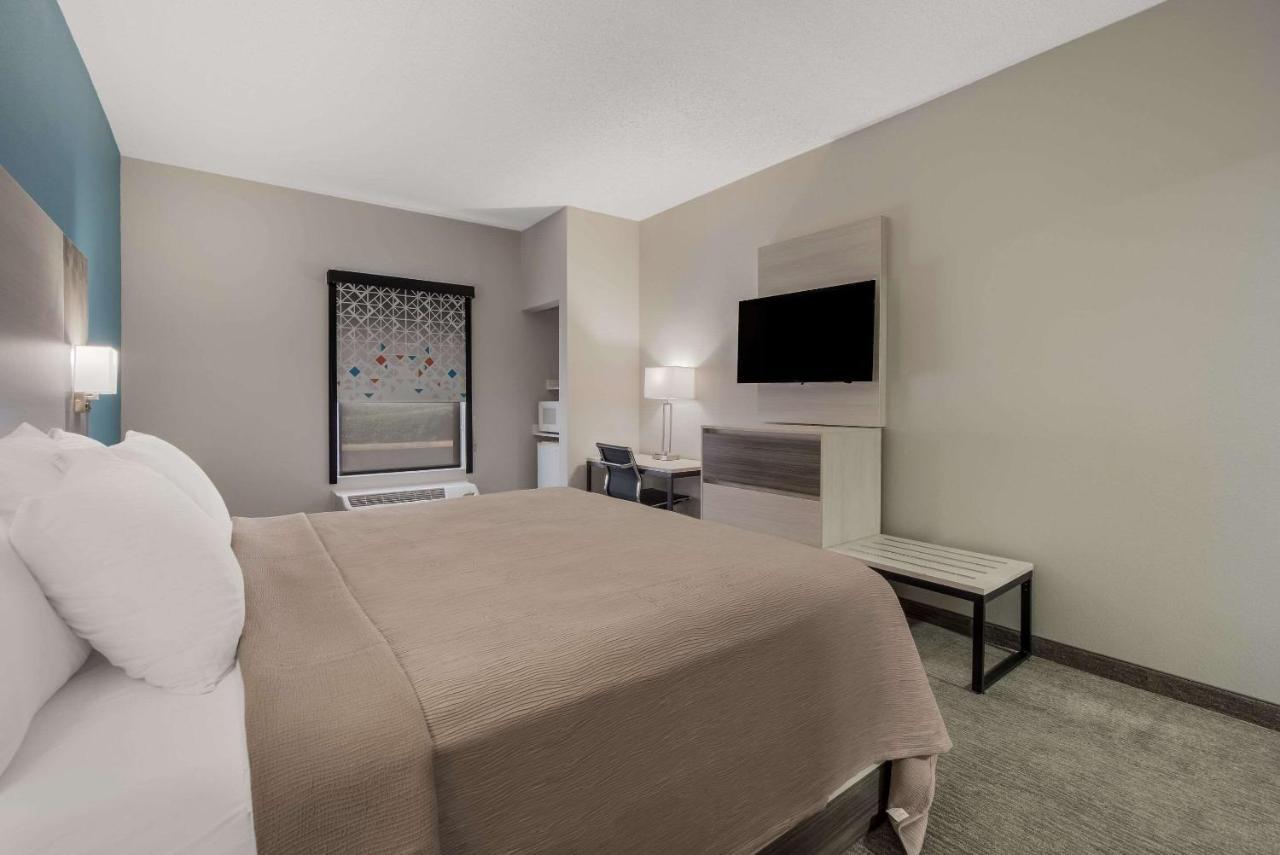 אייקן Quality Inn & Suites מראה חיצוני תמונה