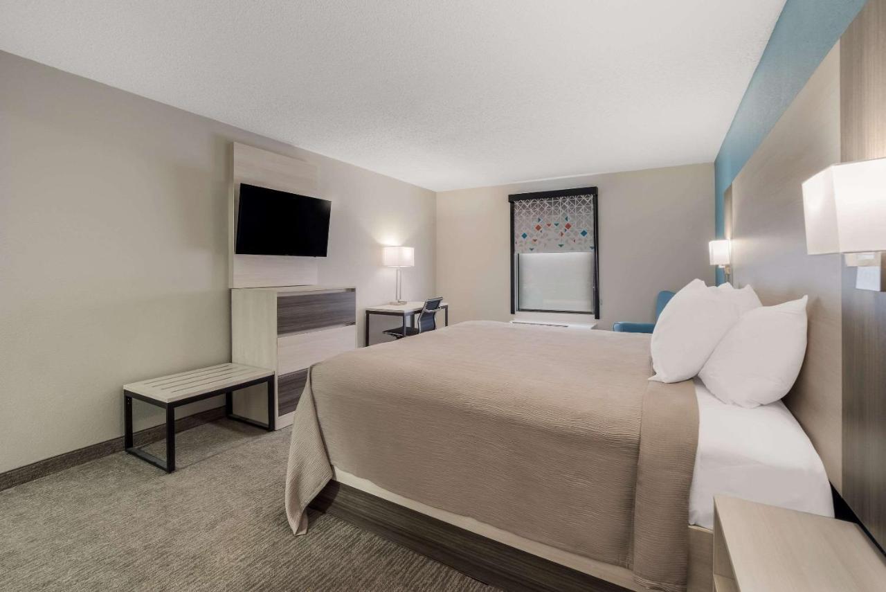 אייקן Quality Inn & Suites מראה חיצוני תמונה