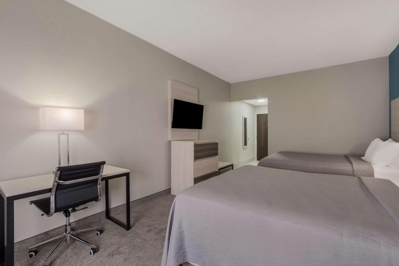 אייקן Quality Inn & Suites מראה חיצוני תמונה