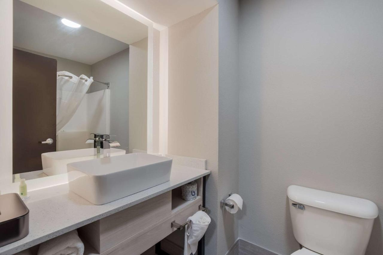 אייקן Quality Inn & Suites מראה חיצוני תמונה