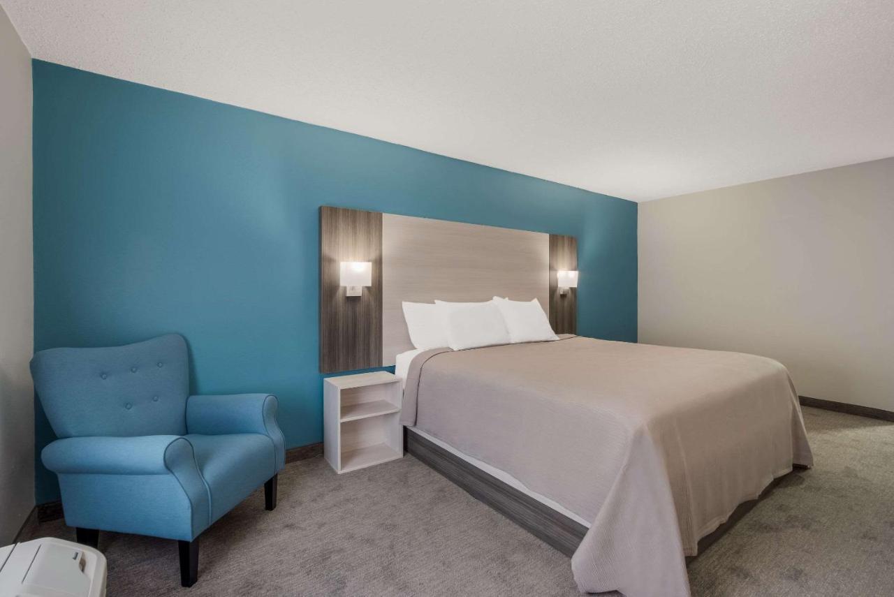 אייקן Quality Inn & Suites מראה חיצוני תמונה