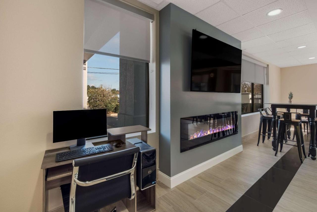 אייקן Quality Inn & Suites מראה חיצוני תמונה
