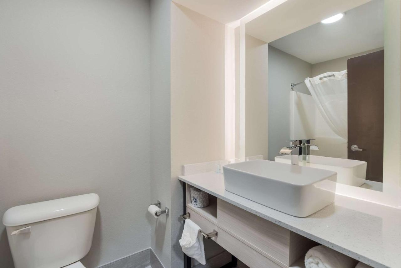 אייקן Quality Inn & Suites מראה חיצוני תמונה