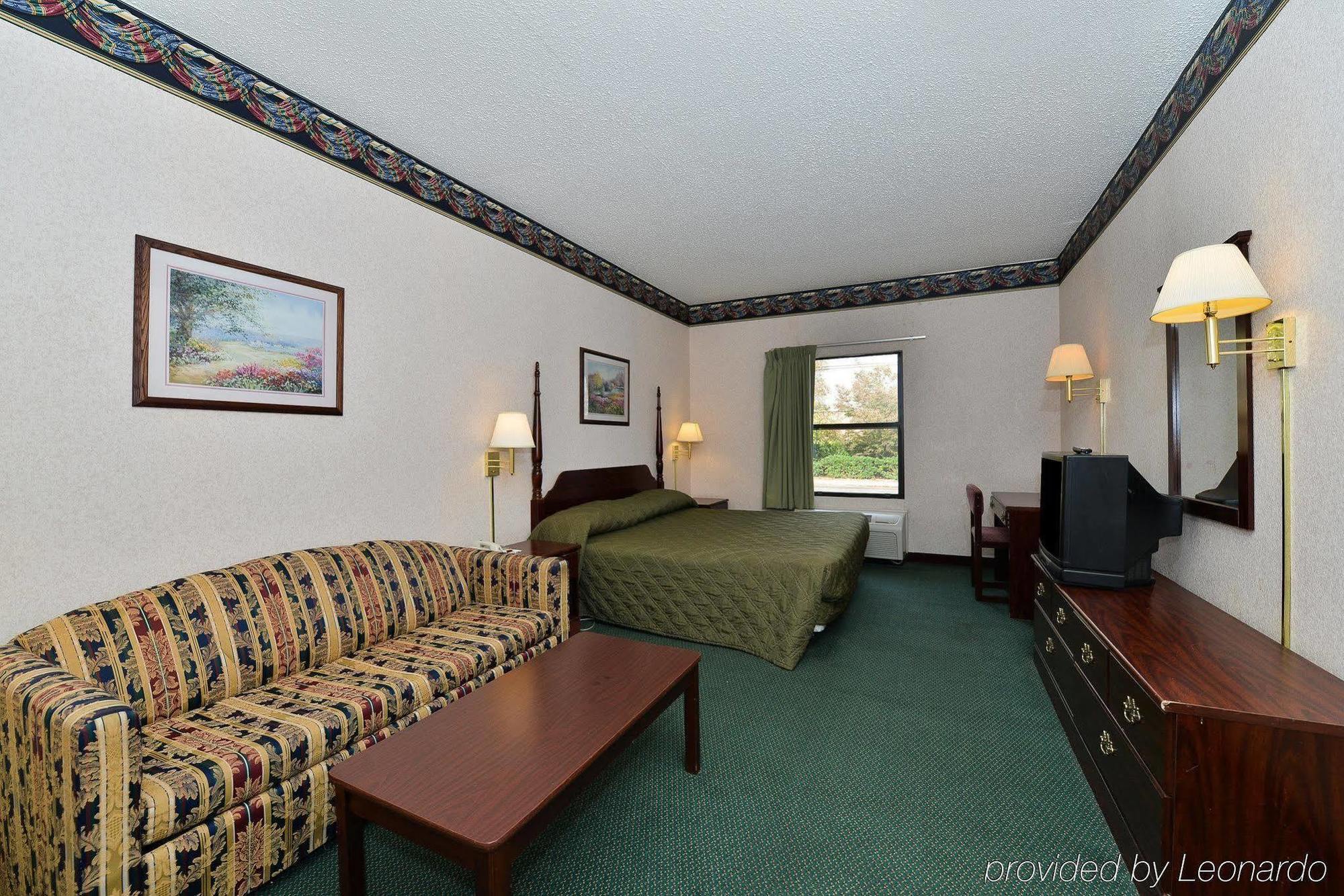 אייקן Quality Inn & Suites חדר תמונה